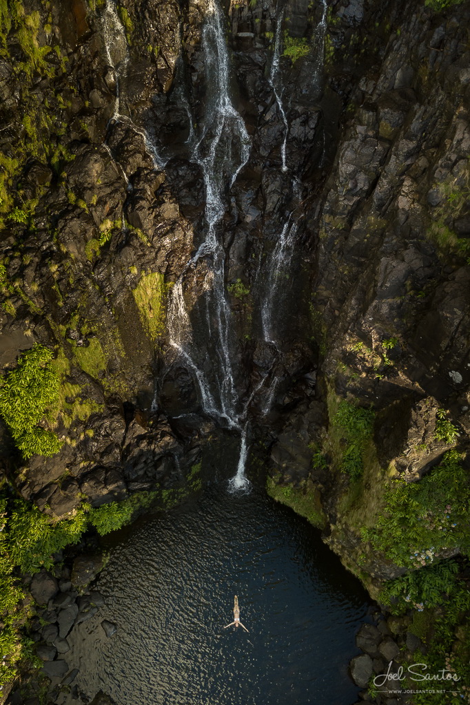 <h5>© Joel Santos - www.joelsantos.net</h5>