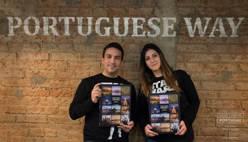 <h5>Joel Santos e Magali Tarouca com livro «FOTO | PHOTO PORTUGAL» © www.photoportugal.net</h5>